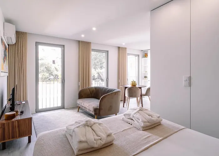 Bba Palacio Ii - Garden View, Gym & Free Parking Apartment